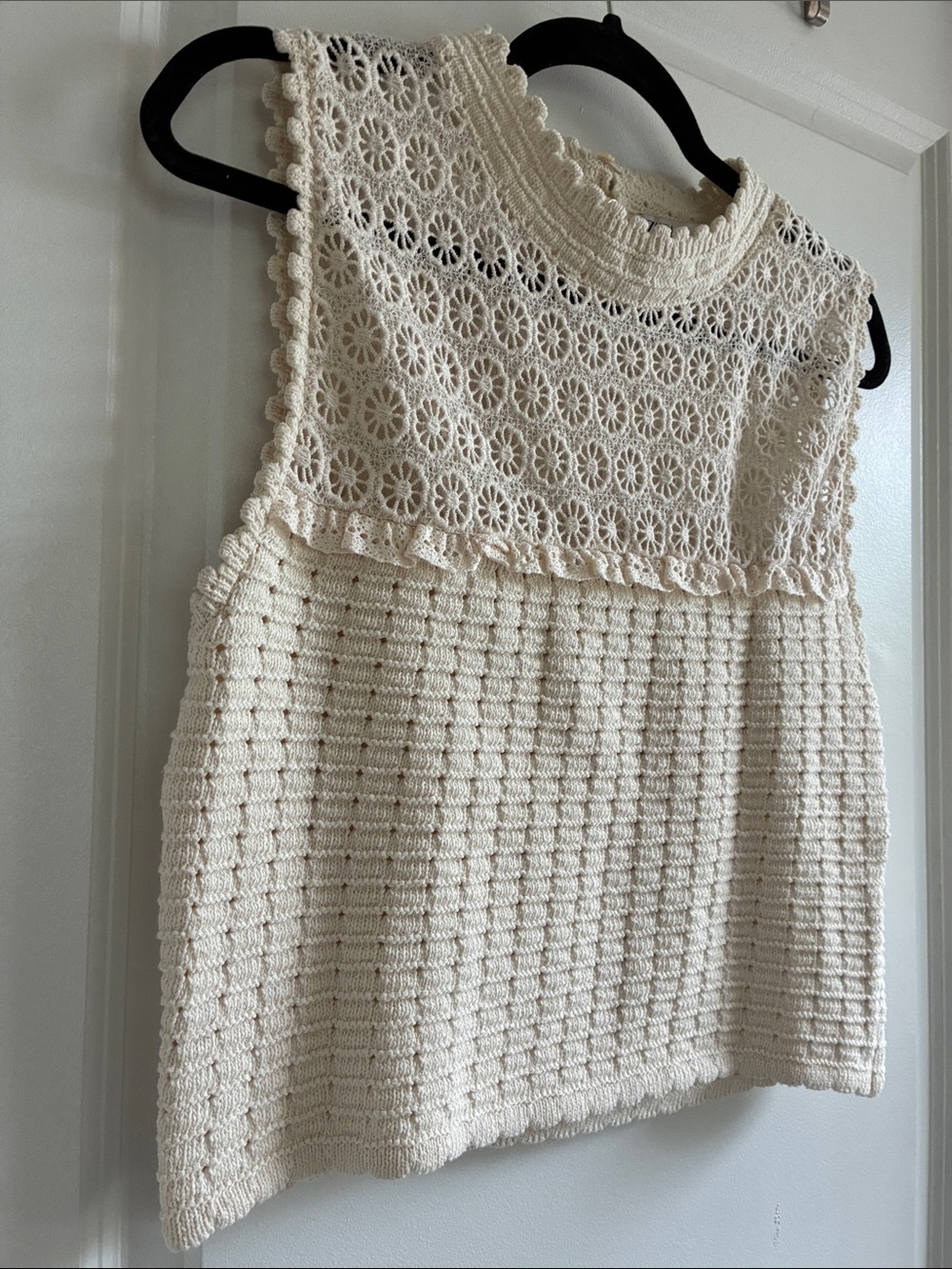 Zara Sleeveless Cropped Tank Cream Floral Lace Yoke knit read size - Picture 10 of 11